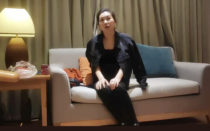 36岁极品美人妻风骚淫荡欲拒还迎