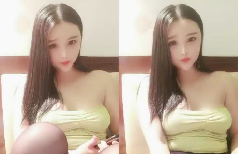 清纯美女大黑牛自慰诱惑蓝色丝袜张开双腿震动头部插入呻吟娇喘