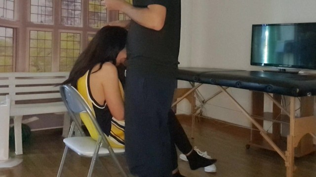 继母教你如何做口交把所有精子吞进嘴里