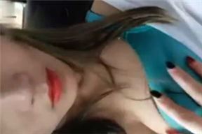 高颜值长相清秀模特户外车震