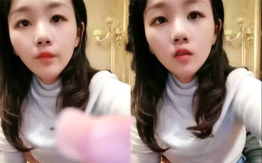 淫乱KTV嗨翻天娇俏美女九儿妹和闺蜜KTV找两个大叔玩群P大叔大会实力把九儿妹操喷水了