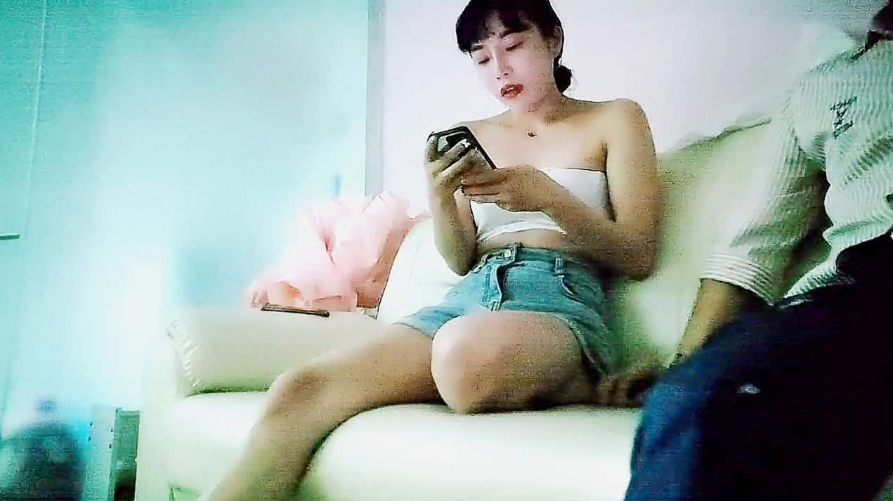 牛仔短裤小姐姐乳推毒龙转全套搞舒服了再操