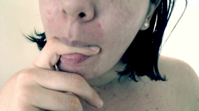 意大利高潮我的舌头放在你的老二手指上