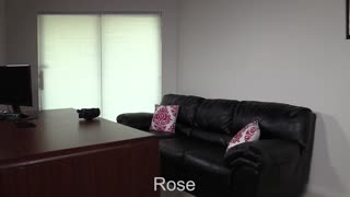 在休息室里来一炮吧