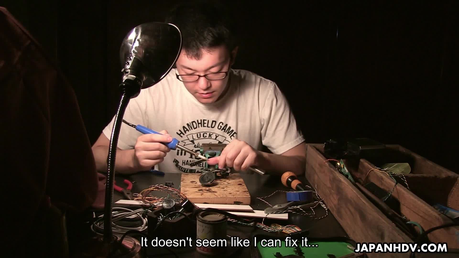 带点小婴儿肥的邻家小妹妹看起来好羞涩哪知道是个老司机在酒店愉快玩耍真是不要太舒适