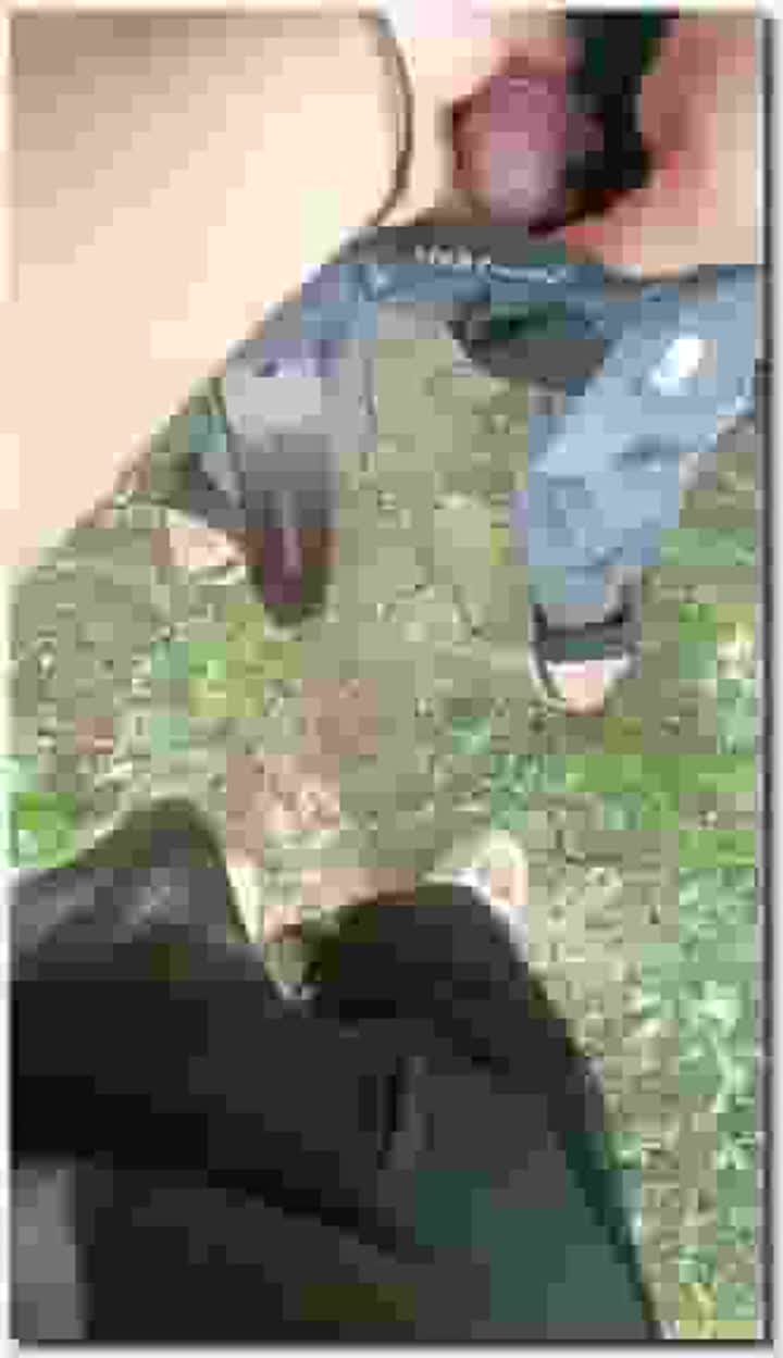 骚少妇公园真实勾搭大爷激情啪啪玩3P，全程露脸口交两个大鸡巴真刺激，别看大爷岁数大草逼一点不含糊真刺激 new