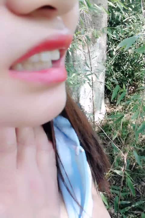 网红刘婷精彩演绎美女独自行山被山贼劫财劫色对白精彩