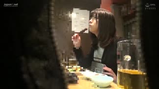 ITSR-077併桌居酒屋搭訕帶出素人妻！中出偷拍任意販賣15