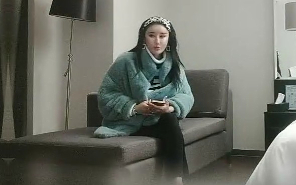 凌晨战骚女现金支付数完钱开操