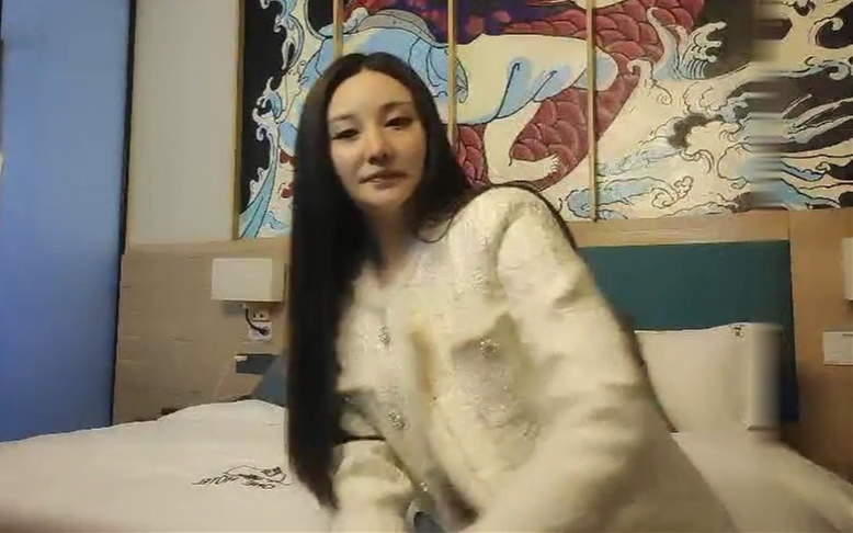 精神小伙和风骚御姐