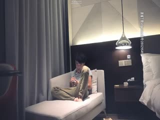 《91沈先生探花》让骚大奶妹子玩女警抓坏人游戏，口交抽插猛操晃动奶子，搞完刮毛再来一炮