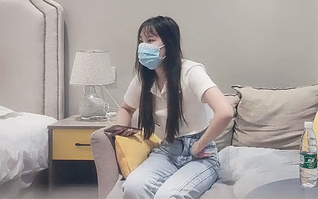 防疫意识真是强做爱时候戴口罩极品少女胴体诱人