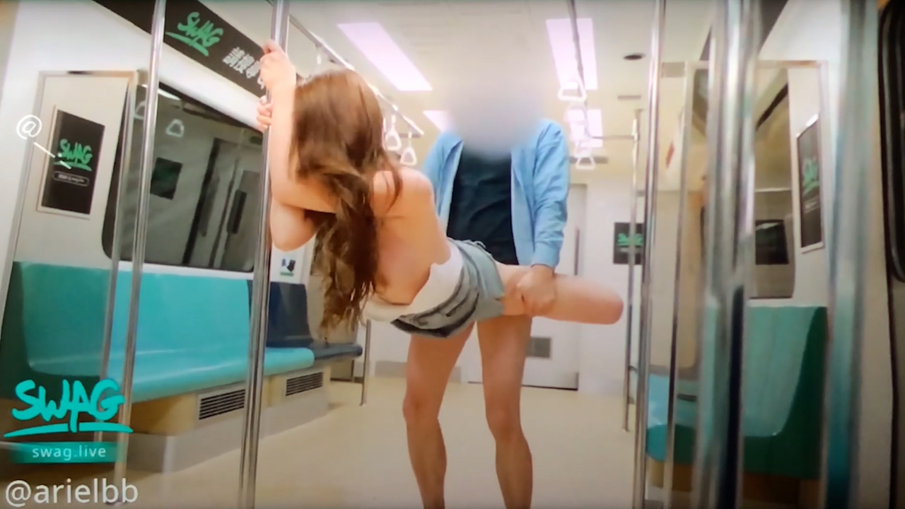 被男友变态指令羞耻调教 当着镜头被命令摆出各种淫荡姿势