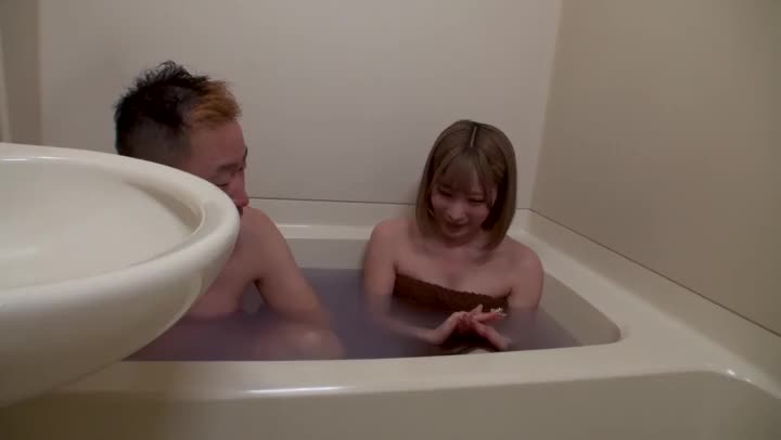 IENFH-103 - りこちゃん素人女子大生限定狭いお風呂で密着混浴体験してもらえませんか？火照る身体おっぱいポロリウブな女子は恥ずかし過ぎて赤面涙目あちこち