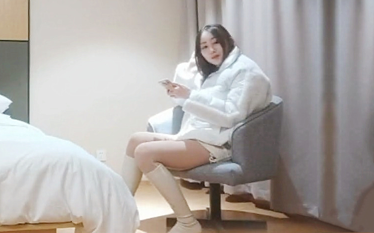 一晚干三炮包臀裙顶级美臀小姐姐掰开穴一顿舔