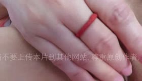 纹身骚逼母狗黄瓜自慰