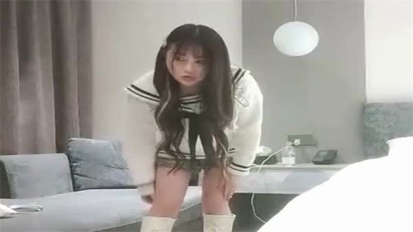 利哥探花全程实拍清纯学生妹！百般淫荡姿势掰开大腿任人狂插，淫水四溅