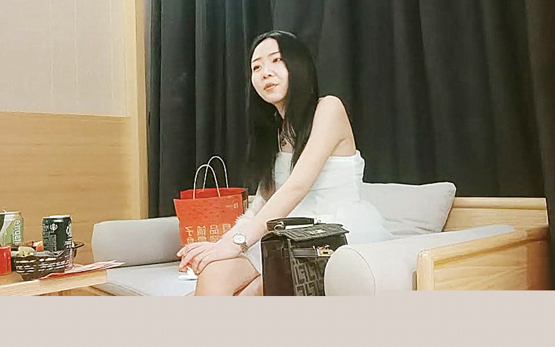 深夜再约极品170CM高个妹子