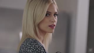 金发美女的青春荡漾