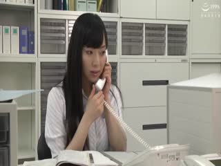 AUKG-444-美尻女教師を狙う好きものレズ奥様！