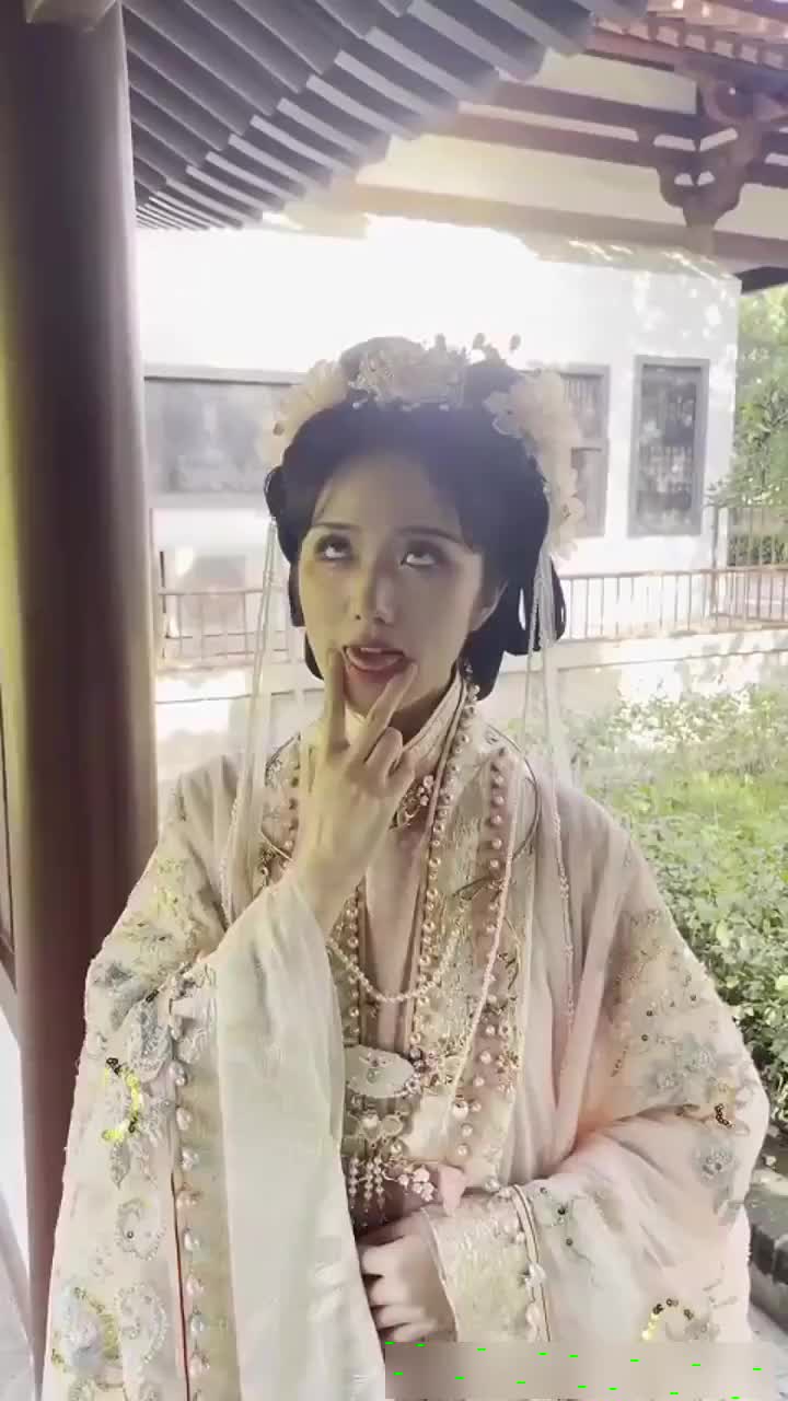 ❤️√抖音大V反差女神各种场合漏出 约炮外表清纯 内心属实骚 无套啪啪道具自慰 SM 母狗