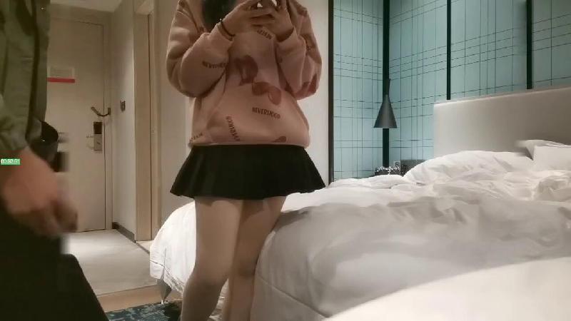 迎來送往約妹子，小蘿莉不行換個美艷御姐，粉嫩玉乳大長腿激情啪啪