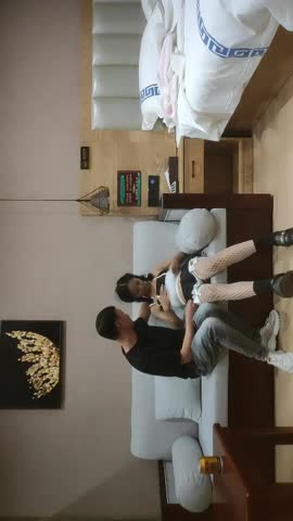 ，【乡村寻花】，难得一见，极品小萝莉，乖巧软萌小仙女，舔穴抠逼玩得溜，阳痿男百般挑逗下，大展雄风狂干，