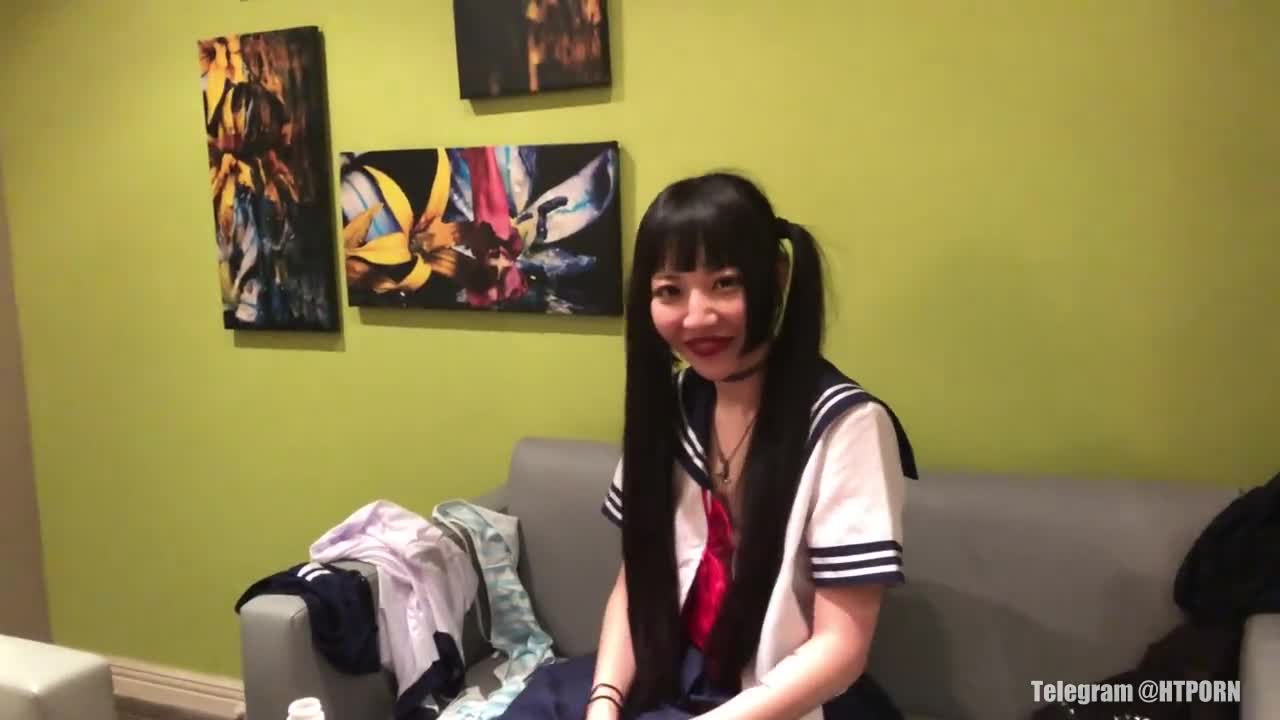 最新网红大奶妹子吃奶油大鸡巴视频真人秀跳艳舞自慰流出