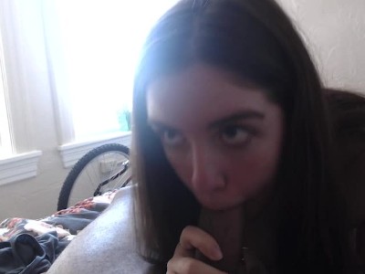 十几岁的女孩和他最好的朋友背叛了她的男朋友。