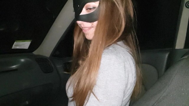 口交和车内性爱，万圣节之夜，我女朋友嘴里的子弹