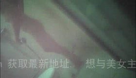 美艳不可方物的轻熟小少妇第一视角激情版