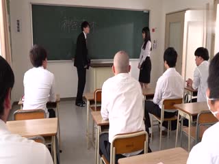 与想像不同高速骑乘位让人暴发中出的内向女教师 神宫寺奈绪