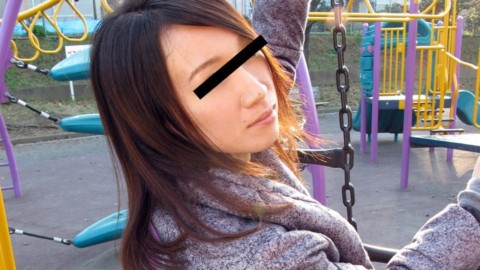 051420_303-PACO_剛毛で巨大なクリトリスを持つ熟女