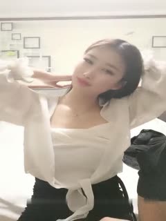 高颜值御姐酒店玩大冒险玩到嗨时脱衣开操无套啪啪