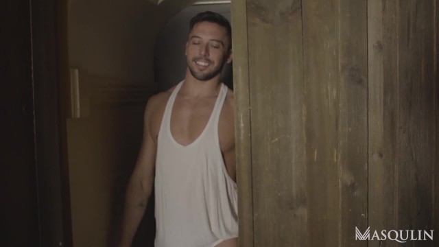 加布里埃尔·克拉克背叛了他的丈夫，赤裸裸地干了肖恩·杰克逊