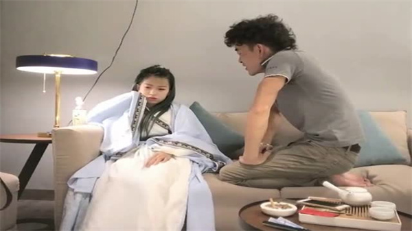 沈先生巨根无套狂操古装骚女，玩得超嗨真会玩！