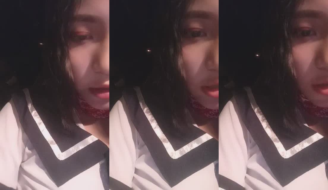 学生装妹子车上与小JJ男子车震直播 干完下车路边再干