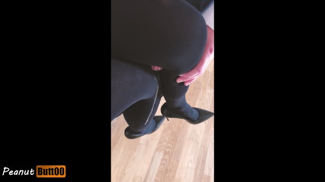 对衣服、鞋子、腿和尼龙的迷恋