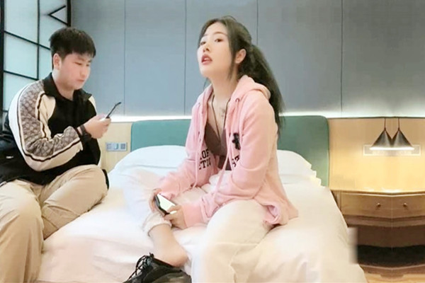 妹子芳龄十九岁