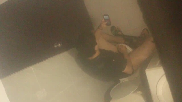 Espiando a el-masturbándose