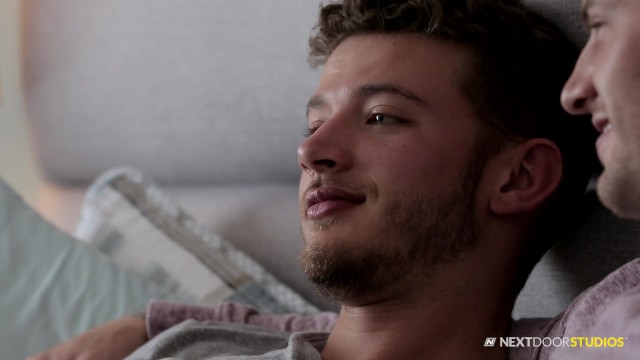 NextDoorBuddies热毛茸茸的臀部裸露着肌肉钉