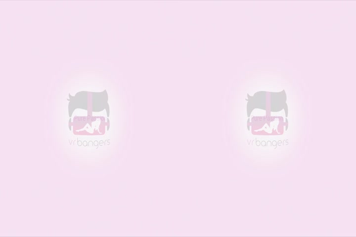 VRHush - Abella Danger ge a nice birtay surprise