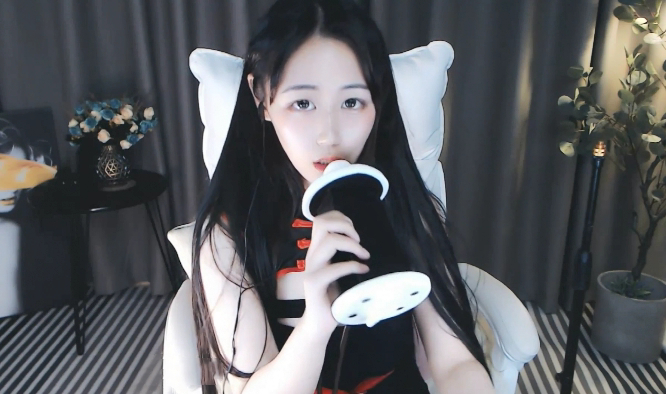 ASMR斗鱼主播九九大尺度自慰呻吟娇喘诱惑