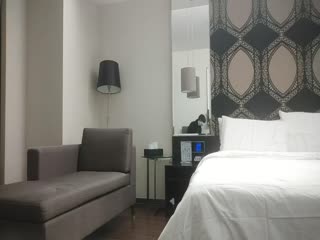 《用利抽插》3000元高价约外围，没想把高挑女神给干哭了～