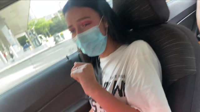 它让我开始用阴道里的振动器喝啤酒