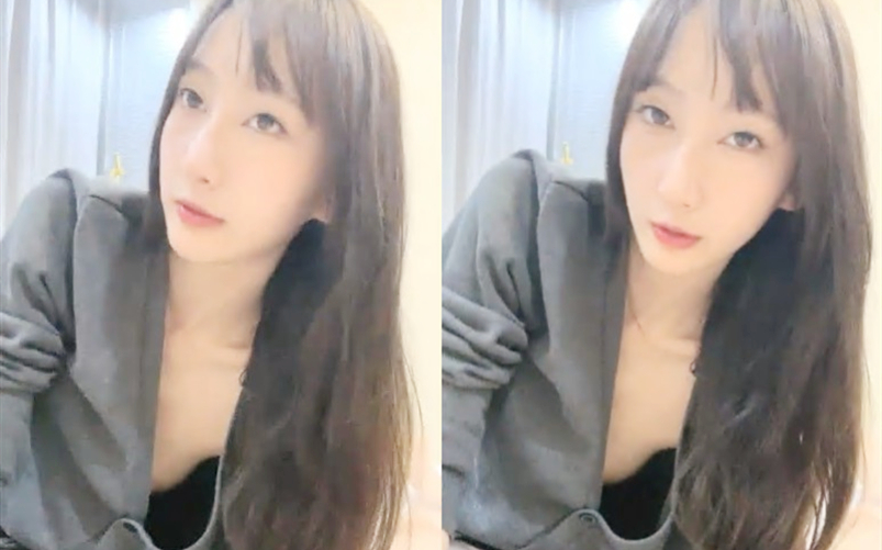 小纱雾新人极品颜值美女和炮友啪啪舔蛋脱下黑丝骑坐性感大屁股让美女自慰跳蛋一边震边猛操