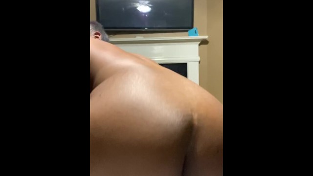 脱衣舞娘吮吸顾客迪克