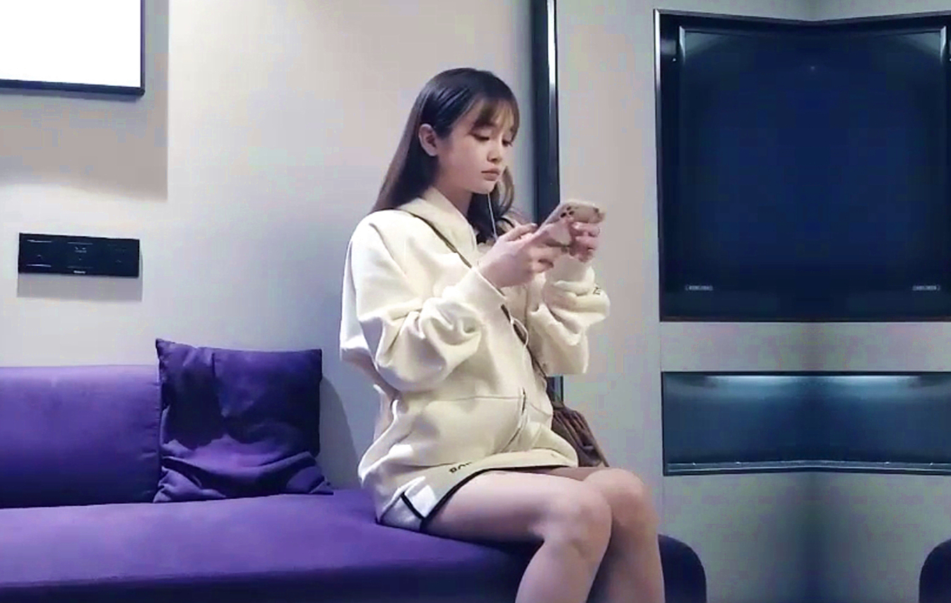 极品颜值甜美萌妹子啪啪写掰穴舔一半妹子有事走了