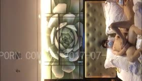 女神穿肉丝足交最后被操哭