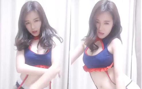 皮肤白皙的骚契女主播睡前的自慰大秀这次还带道具上场